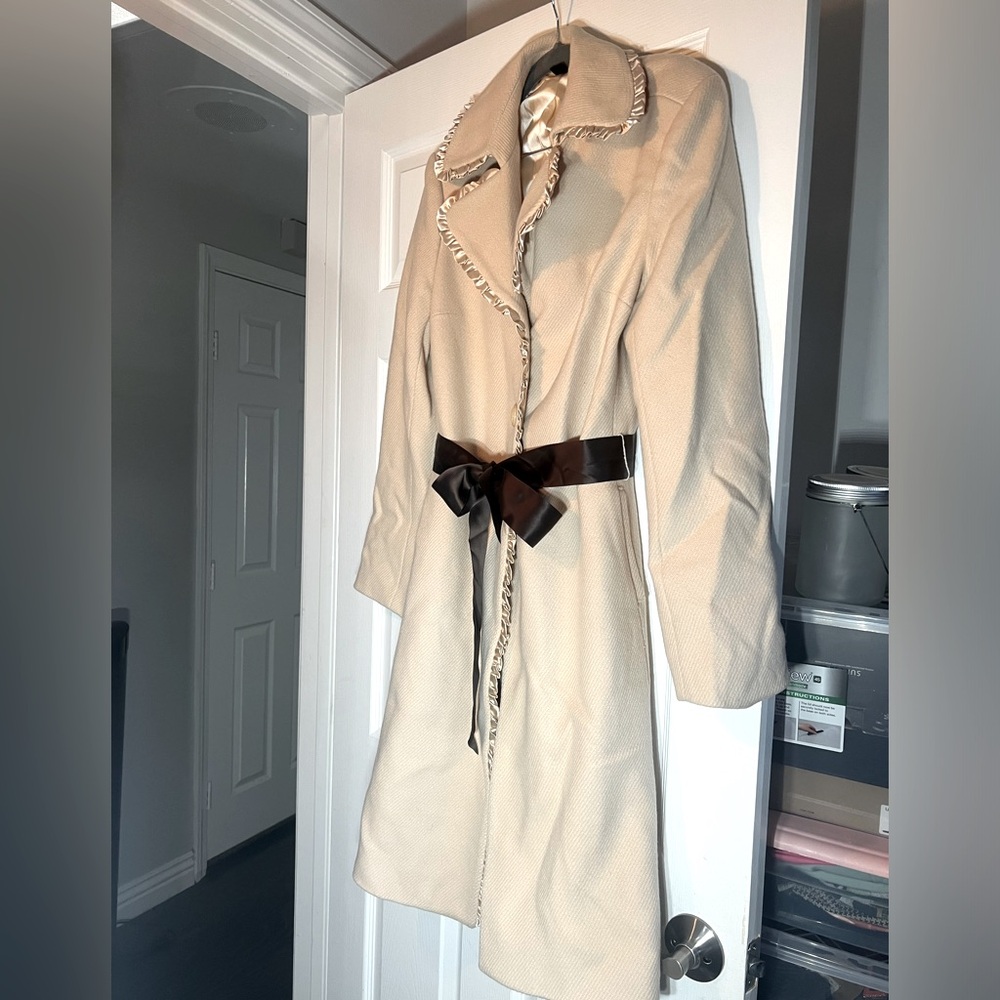 Express Design Studio Womens cream single breasted car coat. Brand new size L